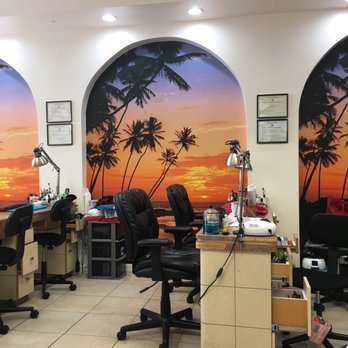 Professio Nails - Look at that wall mural #beautiful - Nail Salons Near Me - Waipahu, Hawaii