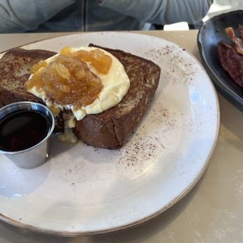 Holoholo Grill - Seasonal French toast - Hawaiian Near Me - Koloa, Hawaii Holoholo Grill - Seasonal French toast - Hawaiian Near Me - Koloa, Hawaii