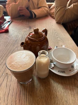 Polo Bar - 24 Hour Great British Cafe by null