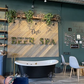 Oakwell Beer Spa - The lounge room - Day Spas Near Me - Denver, Colorado Oakwell Beer Spa - The lounge room - Day Spas Near Me - Denver, Colorado