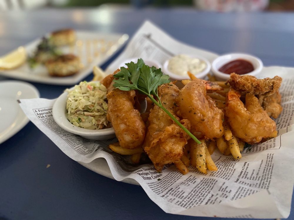 Fly 'N' Fish Oyster Bar & Grill