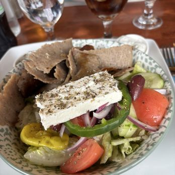 Nikki’s Greek Cafe - Greek salad with gyro meat - Greek Near Me - Sarasota, Florida Nikki’s Greek Cafe - Greek salad with gyro meat - Greek Near Me - Sarasota, Florida