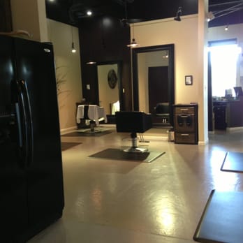 Evolve Hair | Skin - Minimalist decor, a la a downtown loft-style apartment. Very chic. - Hair Salons Near Me - Blue Springs, Missouri