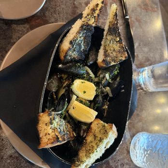 Frog & Slim - Mussels - New American Near Me - Sacramento, California