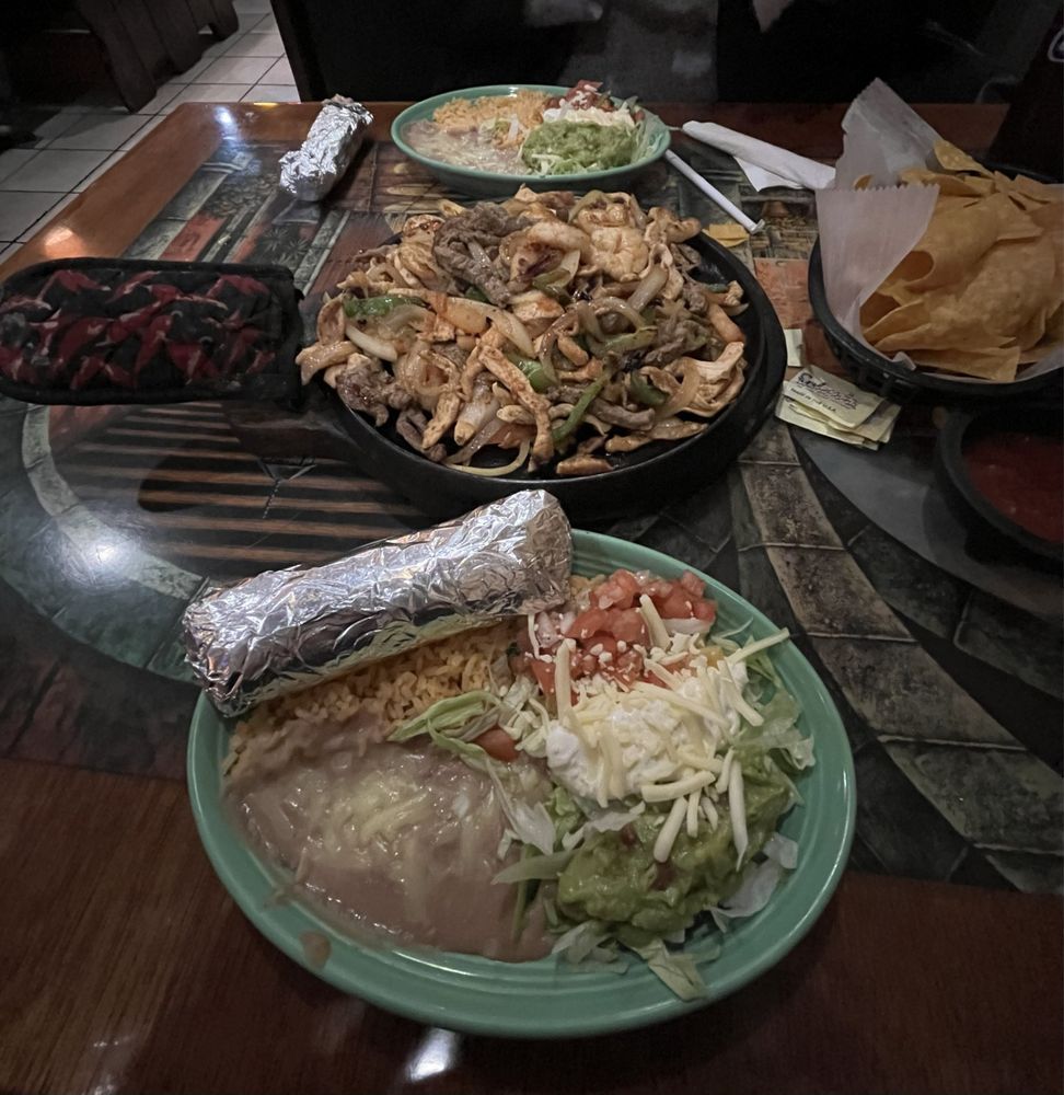 El Mesquite Mexican Grill