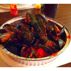 Appetizer: Mussels with Marinara sauce