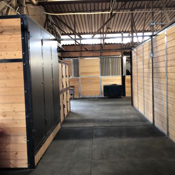 Triple R Boarding Stables - Each new stall comes with a locker outside of the stall so ur horse can spread and and get comfy - Horse Boarding Near Me - Glendale, California Triple R Boarding Stables - Each new stall comes with a locker outside of the stall so ur horse can spread and and get comfy - Horse Boarding Near Me - Glendale, California