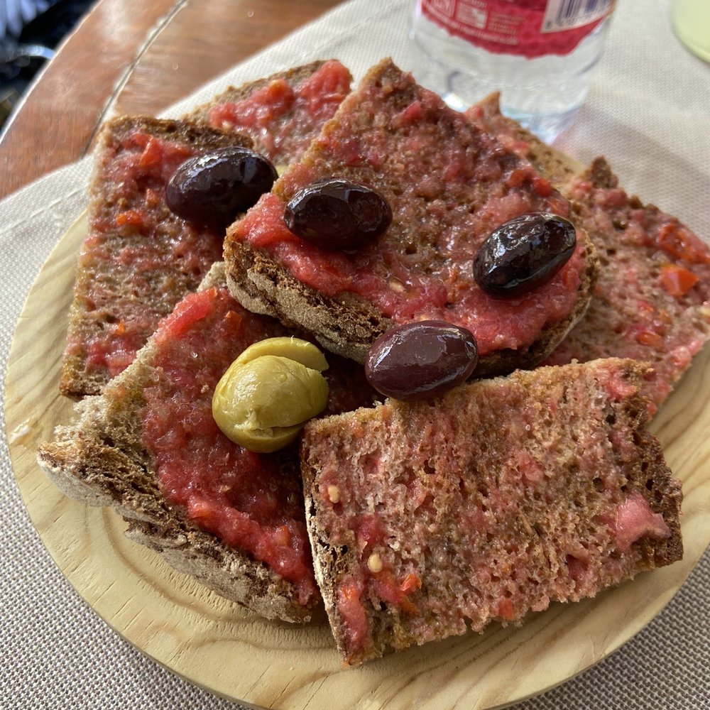 Café Colón - Pan con tomate - Coffee & Tea Near Me - Llucmajor, PM Café Colón - Pan con tomate - Coffee & Tea Near Me - Llucmajor, PM