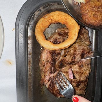 Beef 'N Bottle - Medium rare 12 ounce ribeye - Steakhouses Near Me - Charlotte, North Carolina