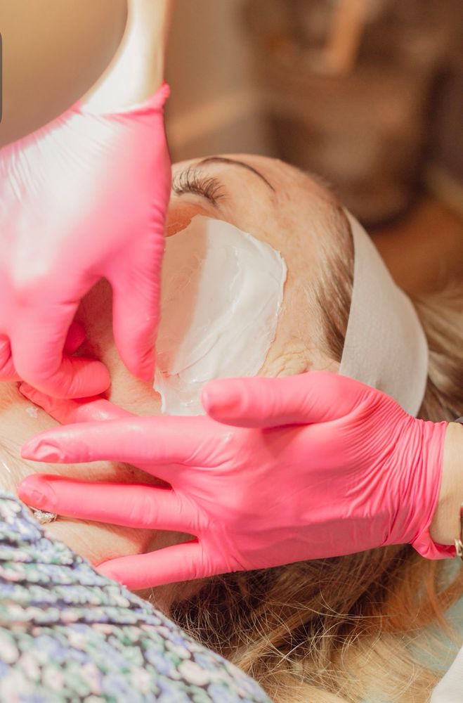 Luxor Skin & waxing  Logo