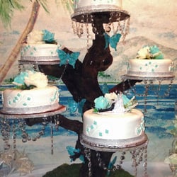 April's Cakes