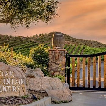 Oak Mountain Winery - Entry with spectacular views of the rolling hills of vineyards - Wineries Near Me - Temecula, California