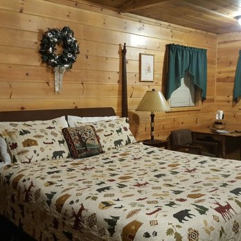 Big Bear Manor Spa Cabins - Ski Resorts Near Me - Big Bear Lake, California