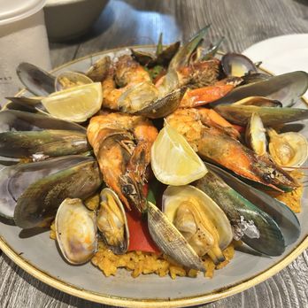 Basalt - Paella - New American Near Me - Honolulu, Hawaii