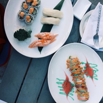 Indie Cafe - Spicy scallop roll (left), sex on the moon roll (roll) - Sushi Bars Near Me - Chicago, Illinois