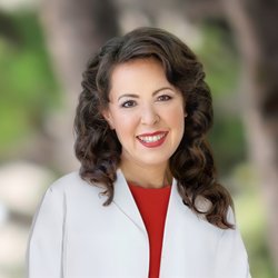Pearl Zimmerman, MD - Staying strong with Telemedicine! Because you can grab your food, snacks, meds, supplements, etc from home for us to review together!