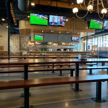 Pinthouse Pizza - Quite empty when you go at lunch during the week. - Brewpubs Near Me - Round Rock, Texas Pinthouse Pizza - Quite empty when you go at lunch during the week. - Brewpubs Near Me - Round Rock, Texas