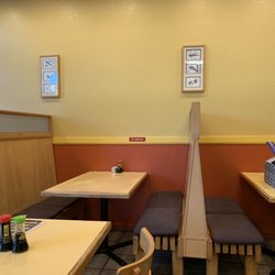 Dashi Japanese Restaurant - Dining room