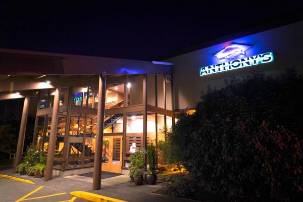 Anthony's HomePort Edmonds by null