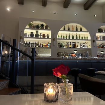 Issabella's - Inside - Mediterranean Near Me - Miami Beach, Florida