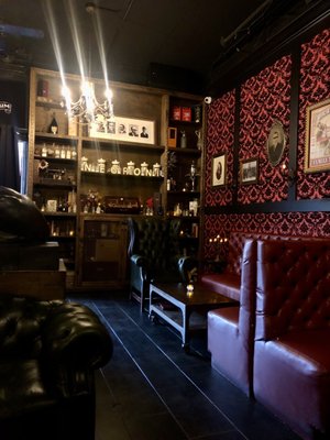 Apothecary 330 - A Cocktail Bar by null