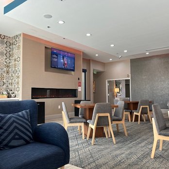 Four Points by Sheraton Plano - Hotels Near Me - Plano, Texas