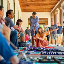 Camaratour - Native American Artists on the Plaza