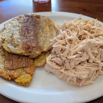 Sacha's Cafe - Patacones con pollo - Colombian Near Me - Greenville, South Carolina Sacha's Cafe - Patacones con pollo - Colombian Near Me - Greenville, South Carolina