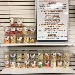 Uncle Dave's Kettle Korn - AWE MANE, WHERE DO I BEGIN? This place is so freakin awesome. I've falling in love with Salt&Vinegar, White Cheddar and Chicago Mix, YUMMY!!