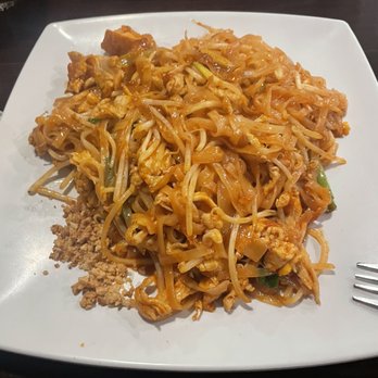 Sala Thai - Pad thai with chicken - Thai Near Me - Fremont, California Sala Thai - Pad thai with chicken - Thai Near Me - Fremont, California
