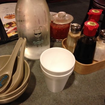 La Sinbala - Table settings. - Taiwanese Near Me - Arcadia, California