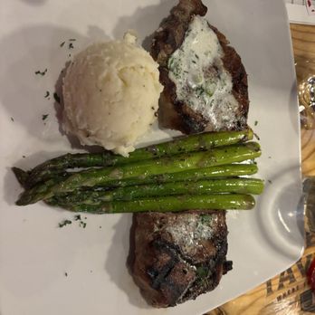 Ten Tavern - American Near Me - Clovis, California