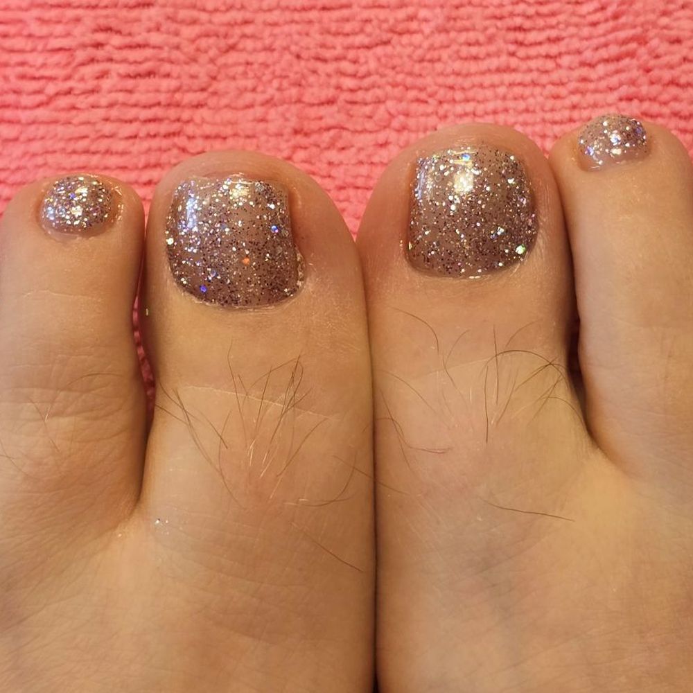 JULIE’S NAILS CLEVELAND TN LOCAL FAVORITE