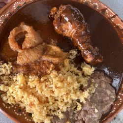 Mole con pollo