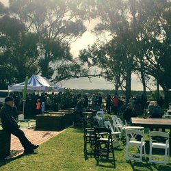 Lindsay Wine Estate - Beautiful garden setting!