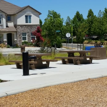Island Park - Additional Picnic area with bbq - Parks Near Me - Elk Grove, California Island Park - Additional Picnic area with bbq - Parks Near Me - Elk Grove, California
