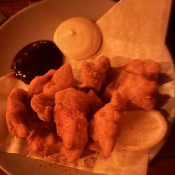 Belles Beach House - Chicken nuggets - Tiki Bars Near Me - Los Angeles, California