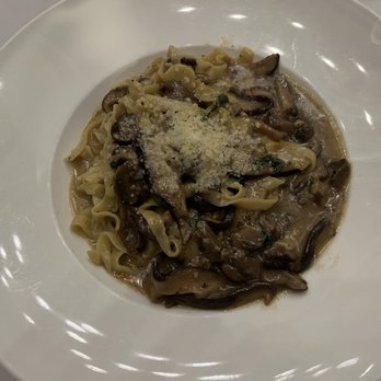 South Bay - Mushroom & Truffle Fettuccini - New American Near Me - Fairfield, Connecticut South Bay - Mushroom & Truffle Fettuccini - New American Near Me - Fairfield, Connecticut