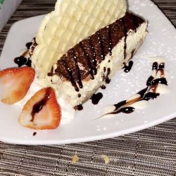 Piccolo Restaurant - Tiramisu - Wine Bars Near Me - Mayfield Heights, Ohio