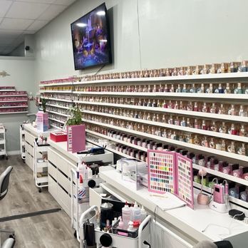 Umee Nails & Spa - Nail Salons Near Me - Brentwood, California Umee Nails & Spa - Nail Salons Near Me - Brentwood, California