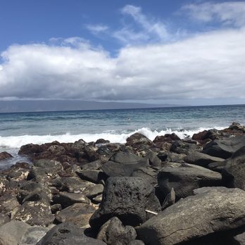 DT Fleming Beach Park - Rocks with waves. - Beaches Near Me - Kapalua, Hawaii