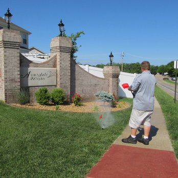 Back Nine Irrigation - a man spraying a lawn - Irrigation Near Me - St. Peters, Missouri Back Nine Irrigation - a man spraying a lawn - Irrigation Near Me - St. Peters, Missouri