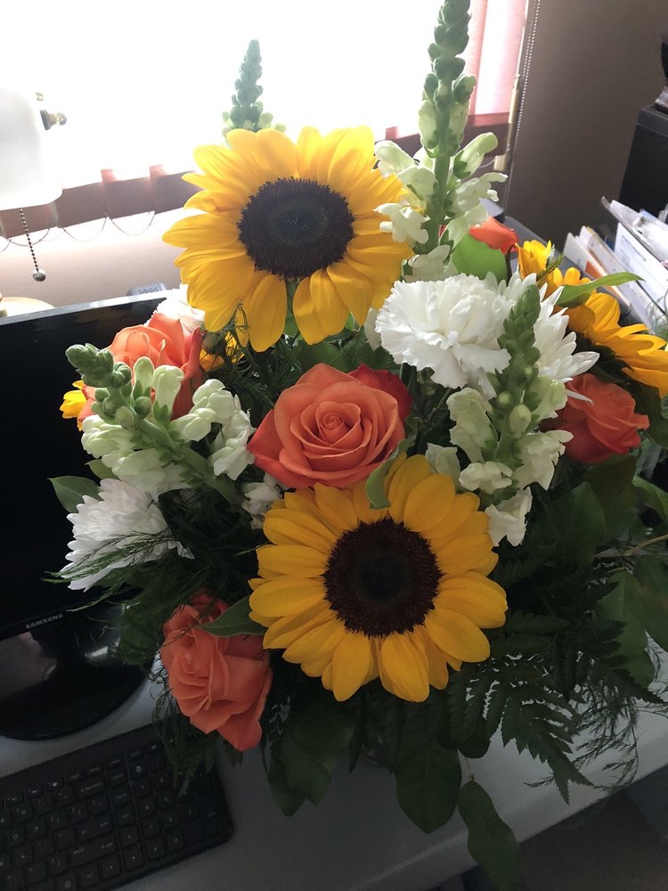 WEILAND’S FLOWERS Updated August 2024 407 S Main St, New Castle