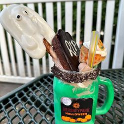 Simply Chocolate - Ghostly King Size Shake