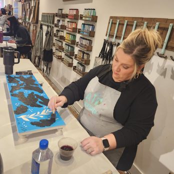 AR Workshop - Paint & Sip Near Me - Worthington, Ohio
