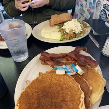 Fleetwood Diner - Pancakes + bacon and the Hippie Hash - Salad Near Me - Ann Arbor, Michigan