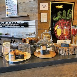 Olalla Bay Market - Snack and drink counter