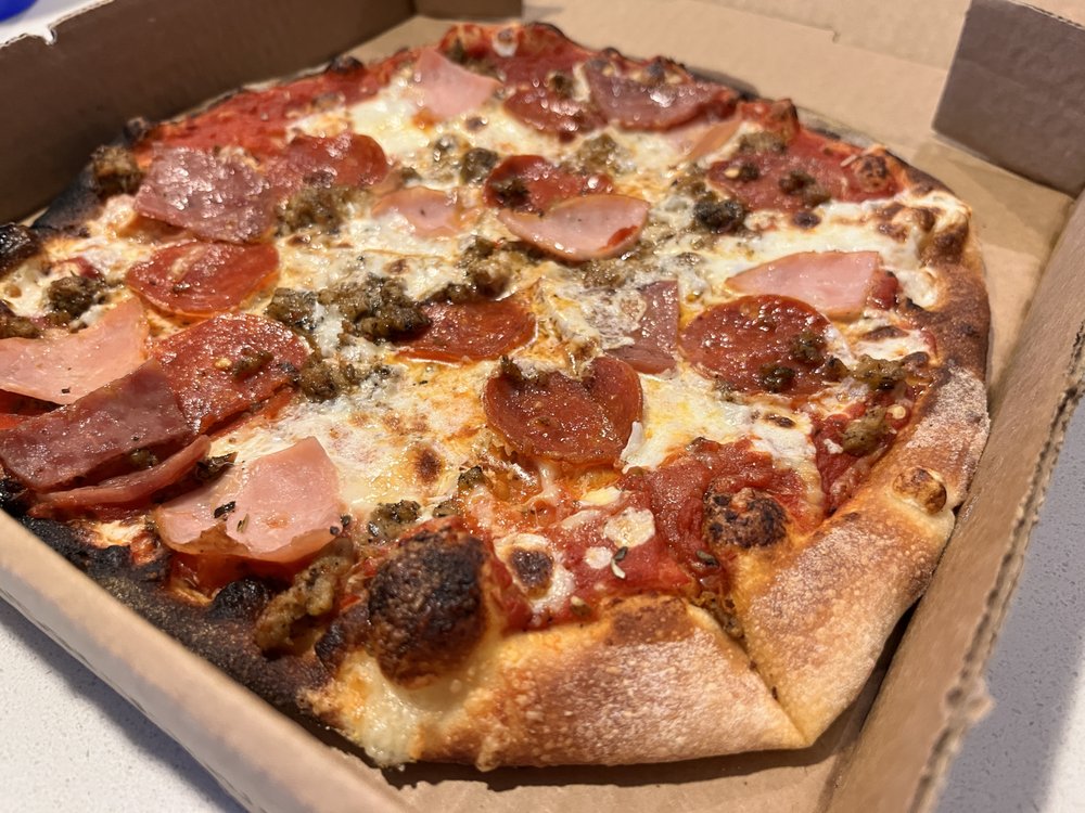 ZANDER’S MOBILE Updated September 2024 15 Photos 123 N Main St