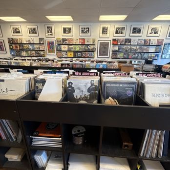Blind Dog Hifi And Records - Vinyl Records Near Me - Costa Mesa, California
