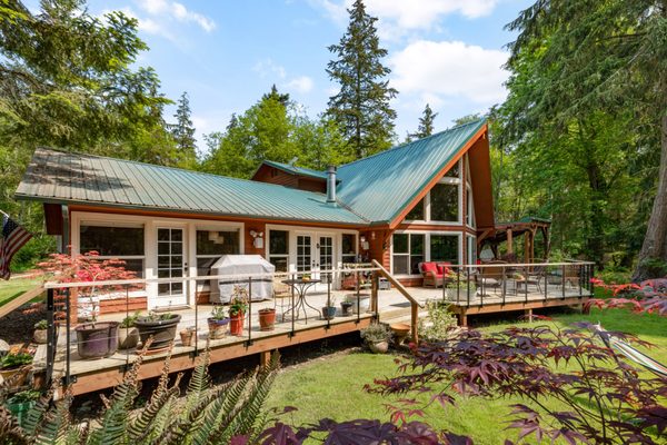 Oak Harbor 5 Acre estate - We sold this gorgeous Oak harbor 5 acre Estate for almost $100,000 over the Zillow Estimate Oak Harbor 5 Acre estate - We sold this gorgeous Oak harbor 5 acre Estate for almost $100,000 over the Zillow Estimate